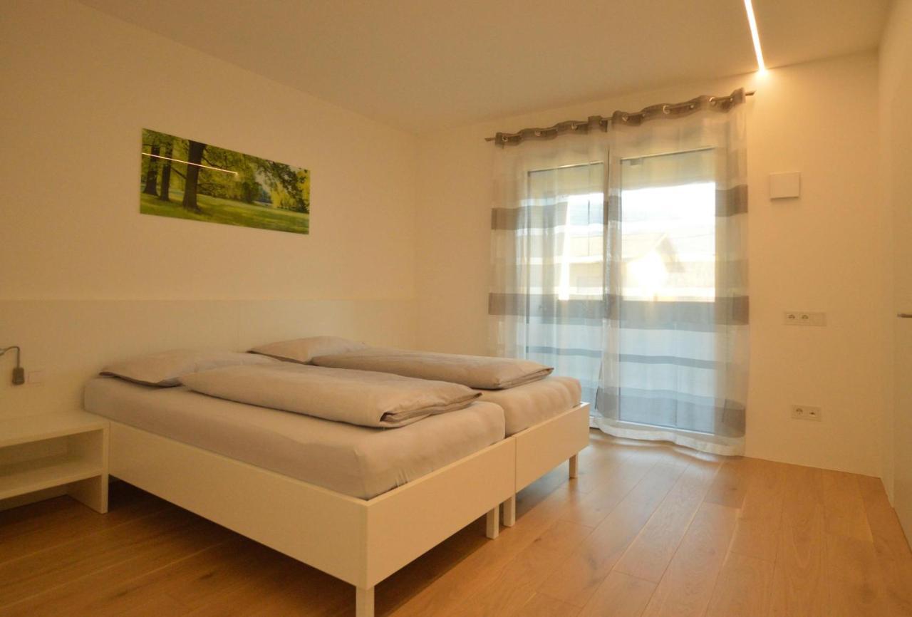 Family Apartment Julia Tramin an der Weinstraße Buitenkant foto